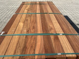 Ca. 66x Guyana Teak Planken Geschaafd, 25x90mm, lengte 245cm